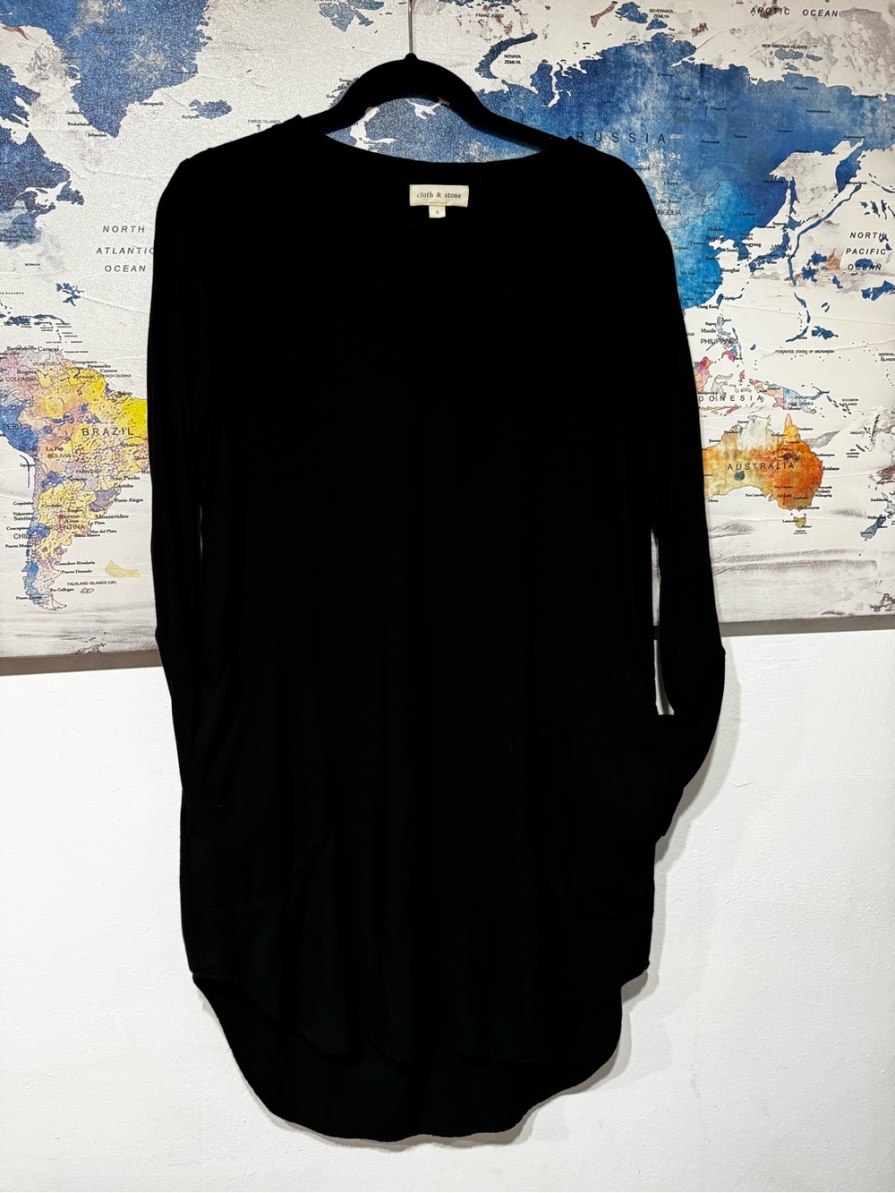 cloth & stone Black V-Neck Long Sleeve Tunic dress (with pockets)